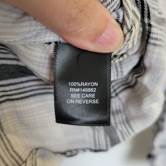 Torrid Relaxed Fit Brushed Rayon Button-Up Plaid Striped Long Sleeve Shirt Sz 00 - Picture 13 of 15